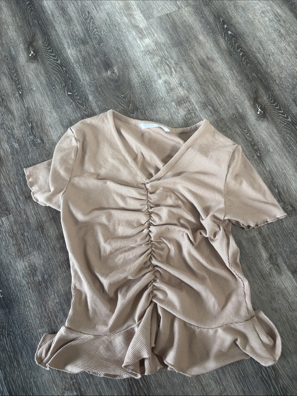 Wilfred Beige Ruched V-Neck Short Sleeve Top